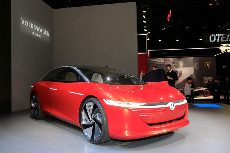 Siêu sedan không cần người lái Volkswagen ID Vizzion ra mắt